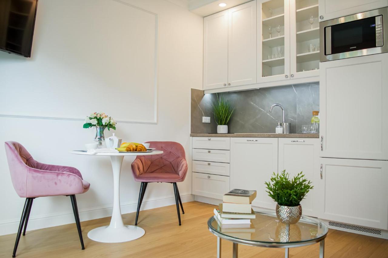 Warsaw Seasons By Alluxe Boutique Apartments Ngoại thất bức ảnh