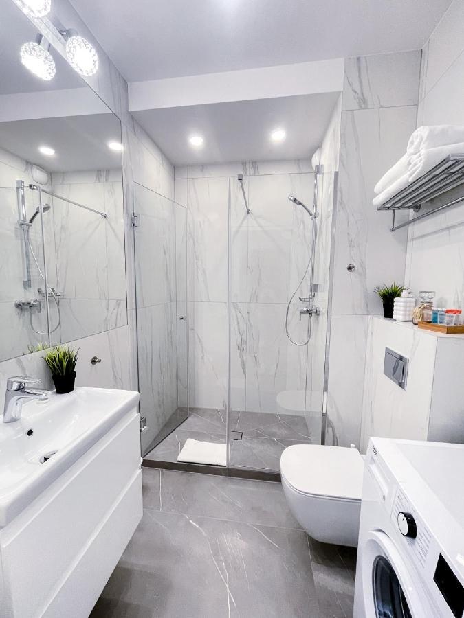 Warsaw Seasons By Alluxe Boutique Apartments Ngoại thất bức ảnh