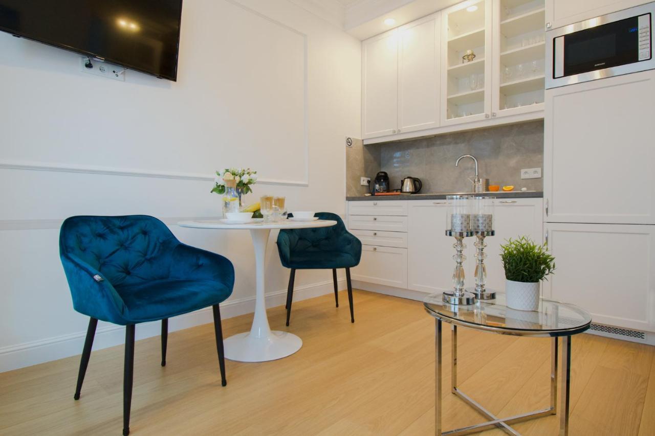 Warsaw Seasons By Alluxe Boutique Apartments Ngoại thất bức ảnh