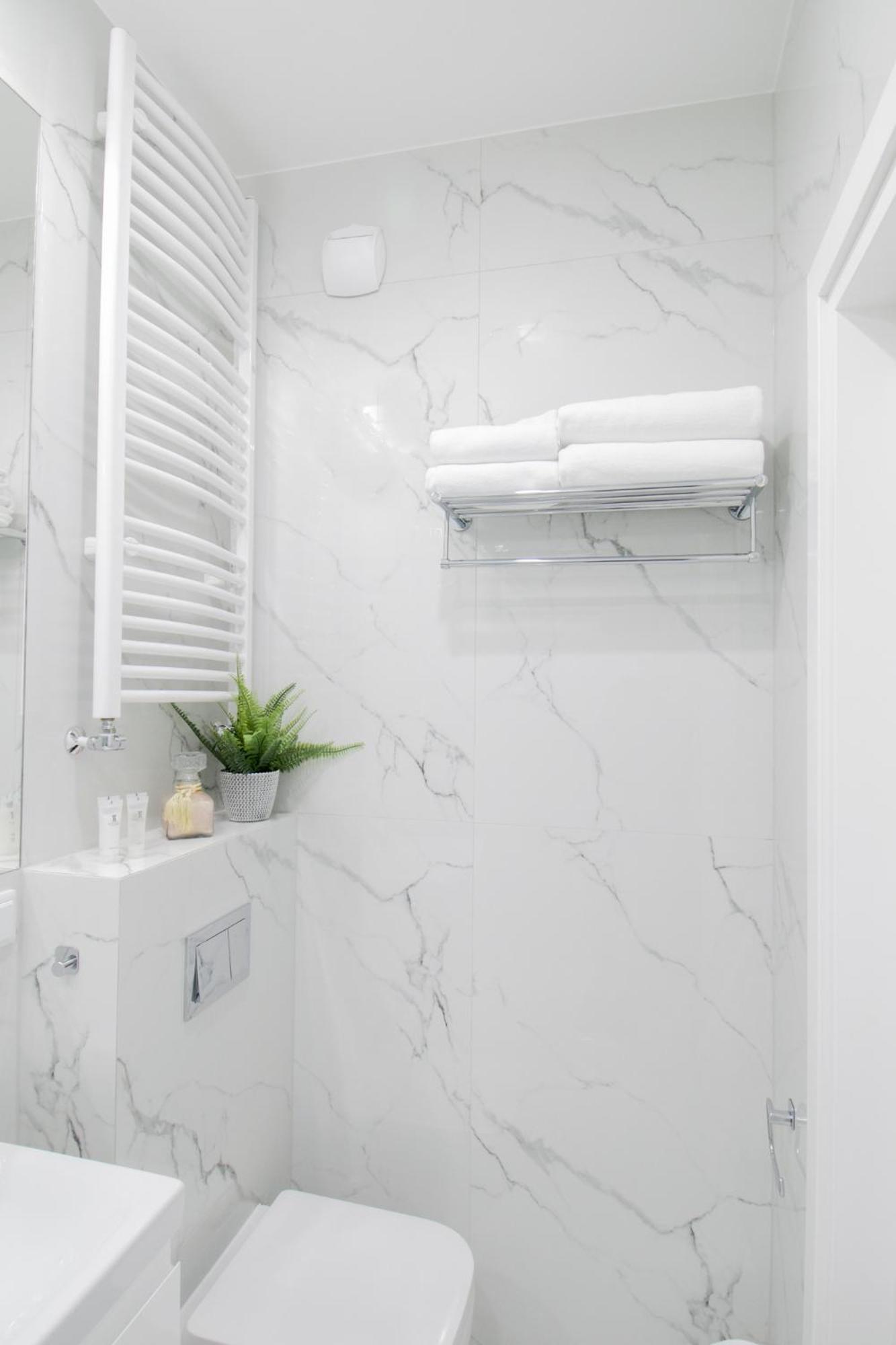 Warsaw Seasons By Alluxe Boutique Apartments Phòng bức ảnh