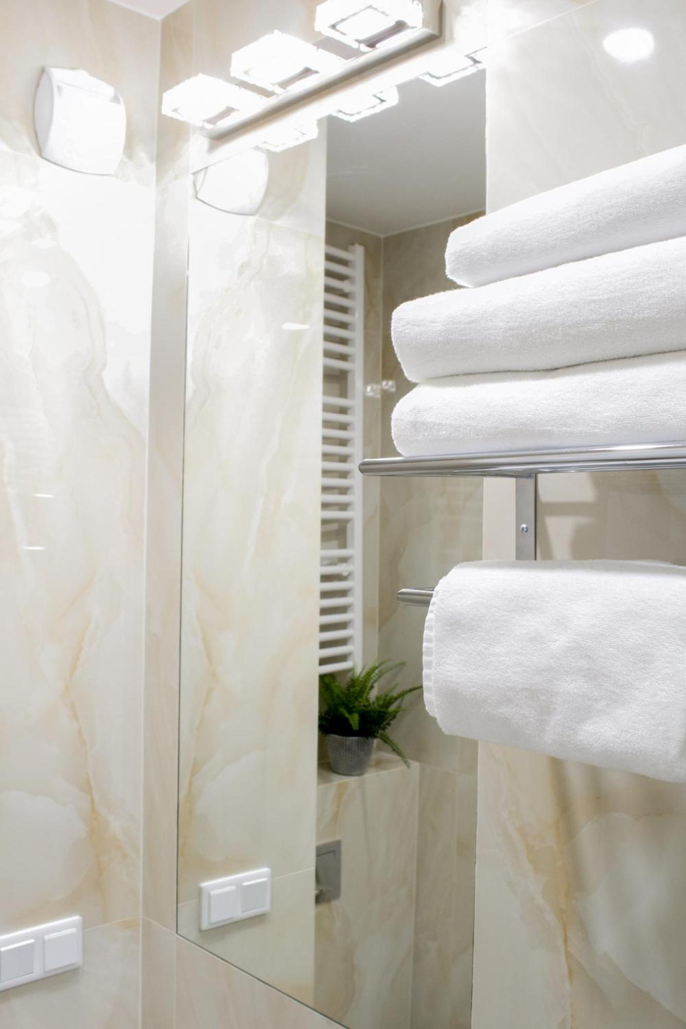 Warsaw Seasons By Alluxe Boutique Apartments Phòng bức ảnh