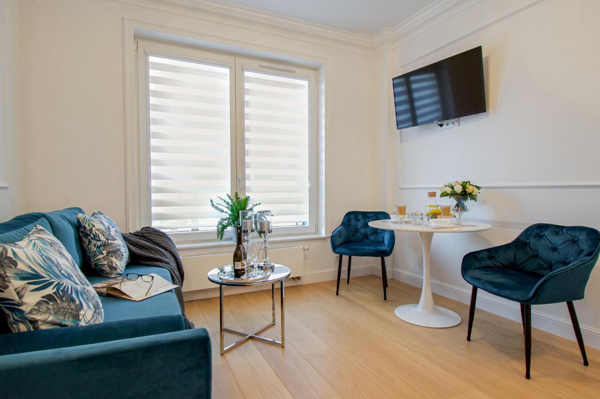 Warsaw Seasons By Alluxe Boutique Apartments Phòng bức ảnh