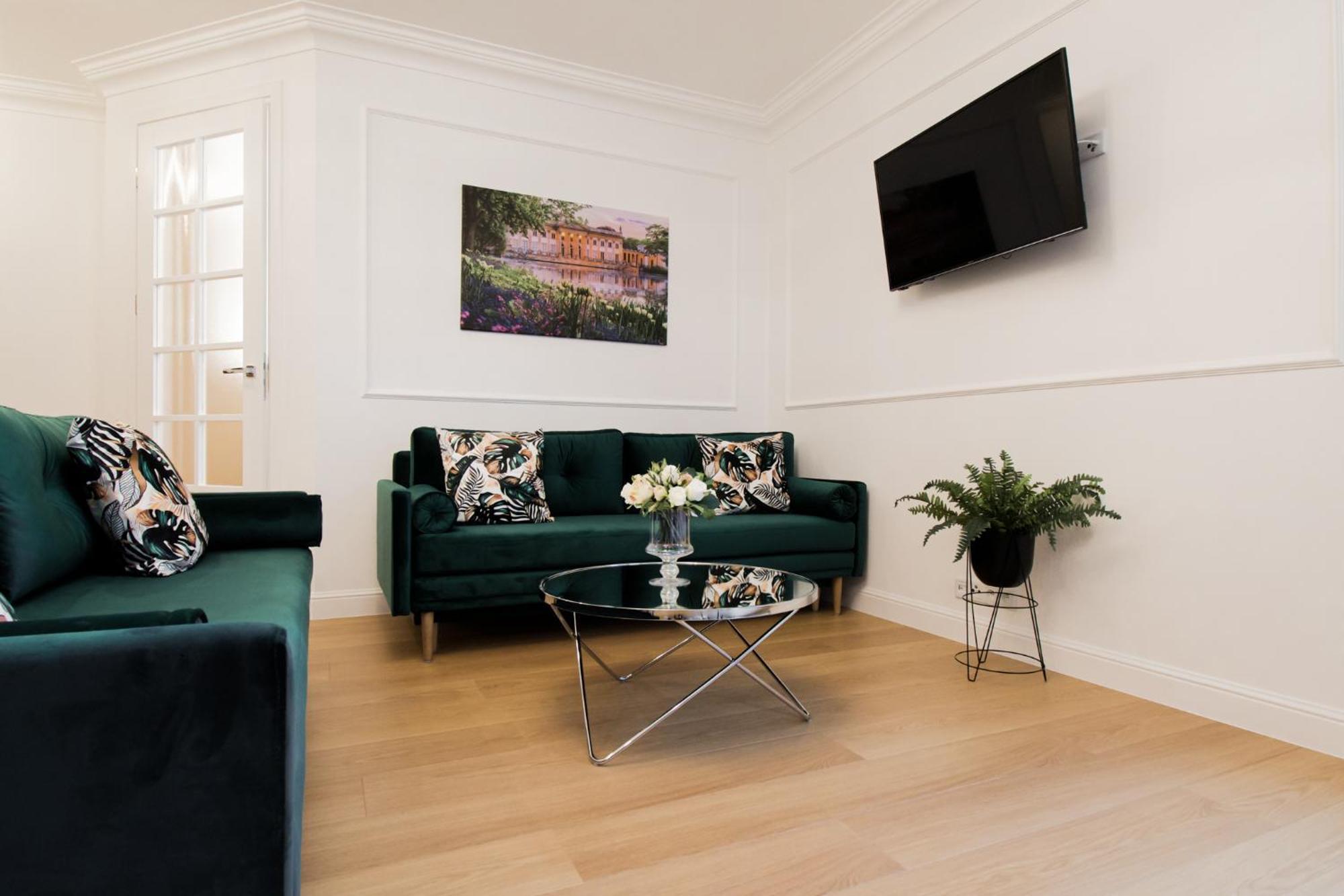 Warsaw Seasons By Alluxe Boutique Apartments Phòng bức ảnh